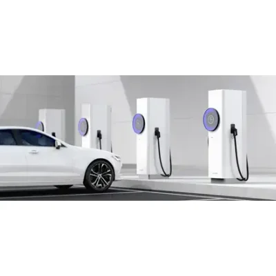 Piliers techniques des stations de recharge solaires commerciales pour véhicules électriques
